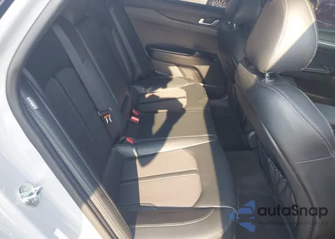 2022 Kia K5 Gt-Line z USA, uszkodzony, nr VIN 5XXG64J22NG153084